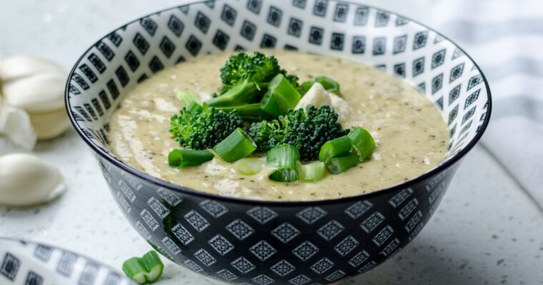 Broccoli and Mushroom Soup – Super Easy, Quick and Delicious!