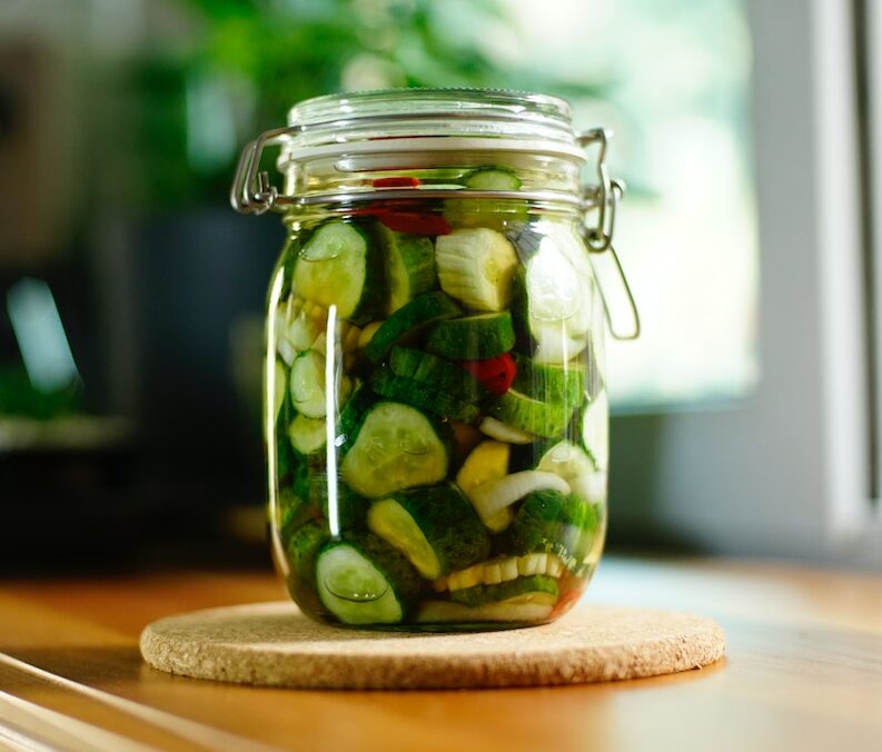 Best Homemade Refrigerator Pickles – Easy and Delicious