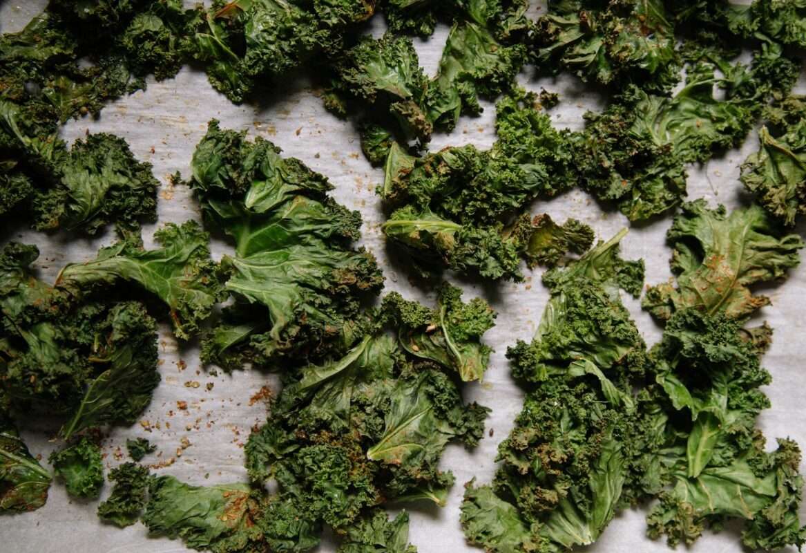 Baked Kale Chips – Easy 30 Minute Recipe
